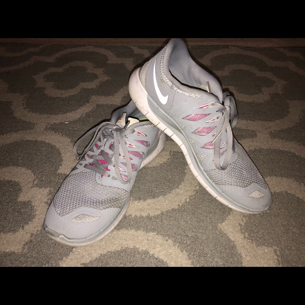 NIKE FREES 5.0